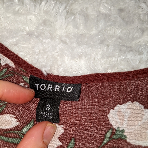 Torrid floral blouse - Picture 12 of 13